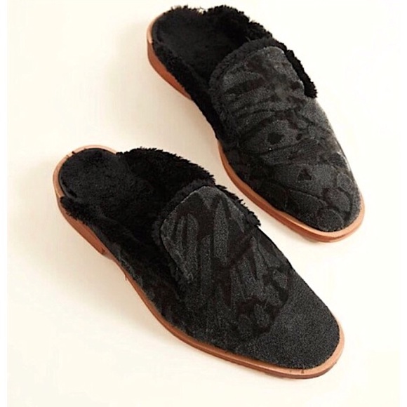 NWOB Free People Velvet Embroidered Fur Lined Mule - Picture 2 of 7